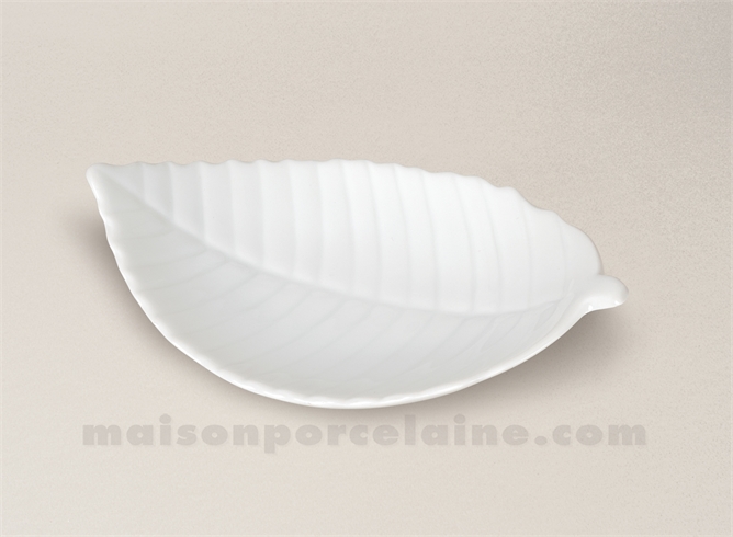 ASSIETTE FEUILLE CHATAIGNER LIMOGES PORCELAINE BLANCHE 28CM